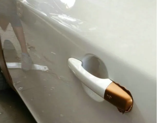 不伤车的车贴用什么材质?汽车车身广告贴纸哪种材质好?